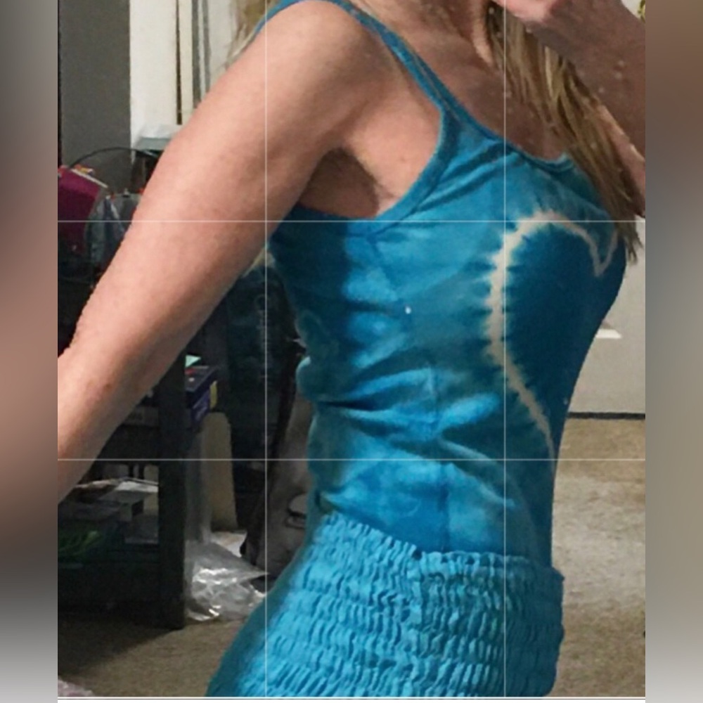 💙☮️Tie-Dye Tank Top with Bling Peace Sign- SzSmall - Picture 9 of 10